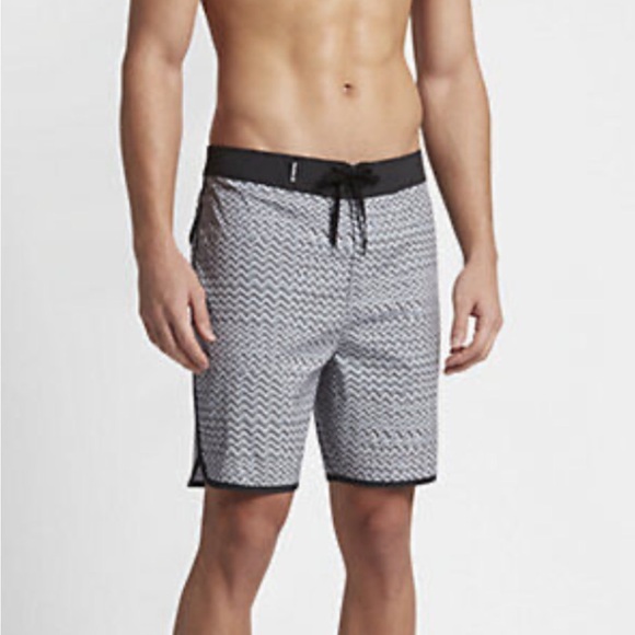 Hurley Other - Hurley Mens zags 18” board shorts swim trunks